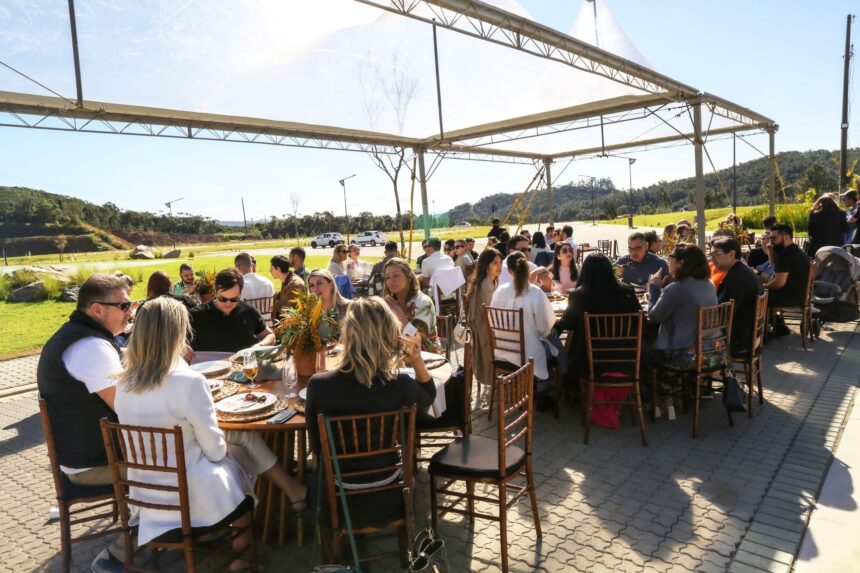 Colinas de Camboriú Village recebe Semana de Design com música e feijoada Colinas de Camboriú Village recebe Semana de Design com música e feijoada