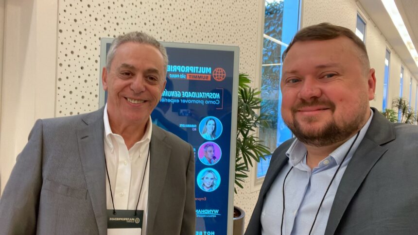 Diretoria de empreendimento multipropriedade que será construído em Santa Catarina participa de evento do setor