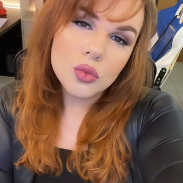 Influenciadora trans Wanessa Wolf está em Blumenau para cirurgias