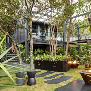 Casa na Floresta: um lar funcional, integrado ao verde e cheio de personalidade na CASACOR/SC