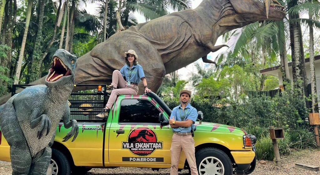 Dinossauro misterioso à solta em Pomerode é a nova atração de parque educativo