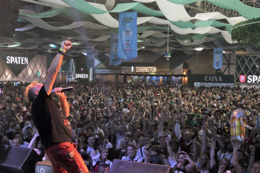 Tim Toupet inicia apresentações na 38ª Oktoberfest nesta quinta-feira