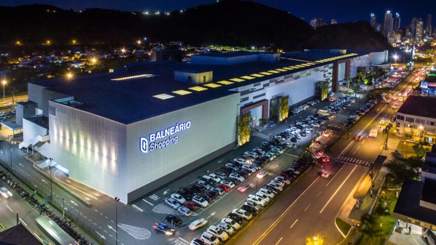 Balneário Shopping celebra 16 anos com marcas exclusivas e novidades de alto luxo