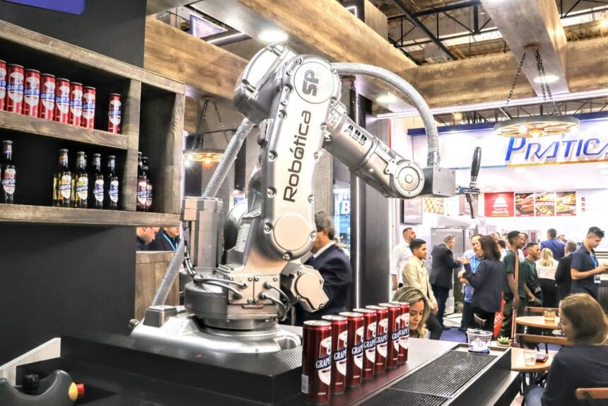 Prosit VIP inova e apresenta Robô Cervejeiro na Oktoberfest Blumenau 2023