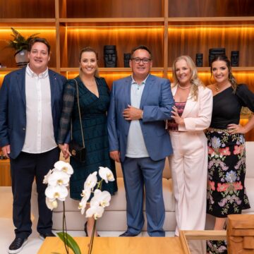 Lançamento da nova coleção Breton agita o Casahall Design District