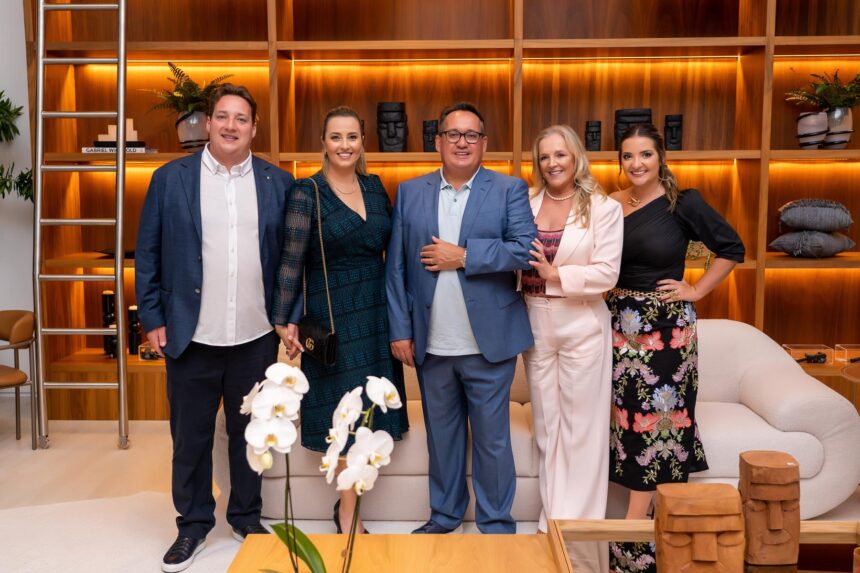 Lançamento da nova coleção Breton agita o Casahall Design District