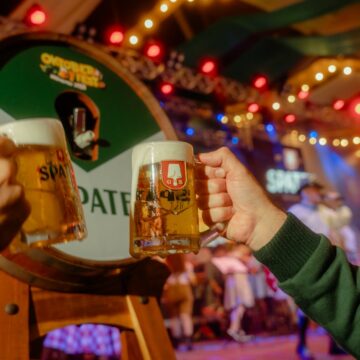 Sangria de chope Spaten abre oficialmente a 38ª Oktoberfest Blumenau Sangria de chope Spaten abre oficialmente a 38ª Oktoberfest Blumenau