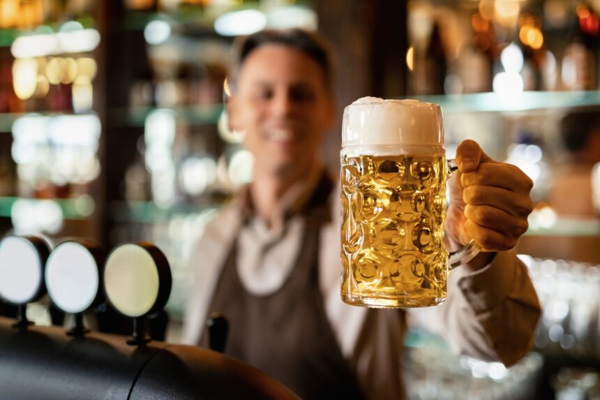 Em clima de Oktoberfest, Praia Brava vai ter evento especial na sexta-feira