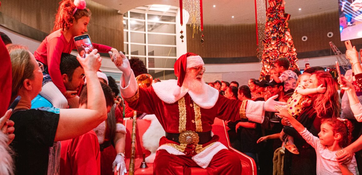 Chegada do Papai Noel abre temporada de Natal no Norte Shopping