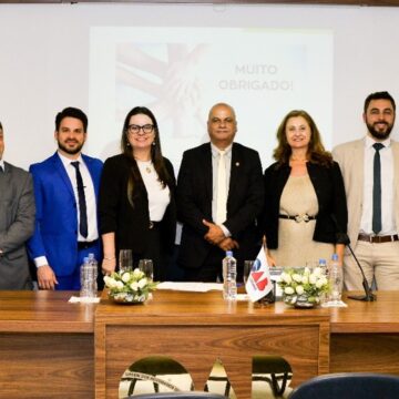 Pirataria nos Portos Brasileiros: um desafio local Pirataria nos Portos Brasileiros: um desafio local