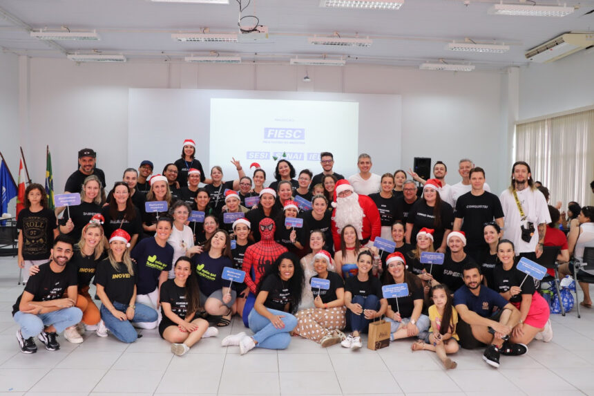 SENAI Blumenau promove arrecadação de brinquedos e alimentos para o Natal Solidário