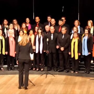 Tradicional coral de Itajaí, Vozes do Evangelho, se apresenta em noite mágica na Praia Brava