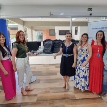 Programa Oportuniza, da FIESC, doa computadores para entidade assistencial de Blumenau
