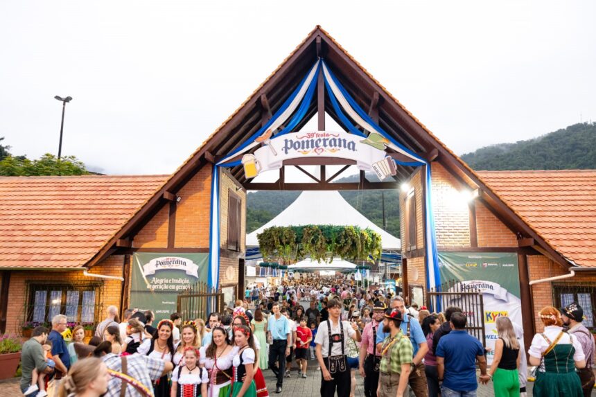 Festa Pomerana reúne mais de 33 mil pessoas em Pomerode