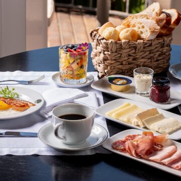 Em janeiro, café da manhã com música ao vivo será atração na Praia Brava