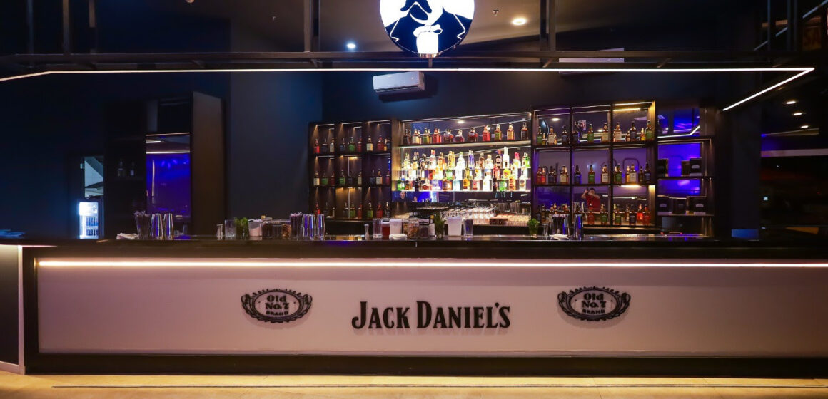 Spell26, em Blumenau, firma parceria com a marca de whiskey Jack Daniel’s