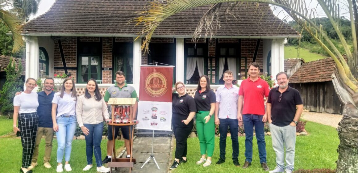 Olho Embutidos e cuca de Linguiça Blumenau são tema de matéria para o Globo Rural