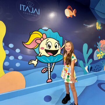 Novo espaço instagramável da Pérola inspira crianças a tirarem muitas fotos no Itajaí Shopping