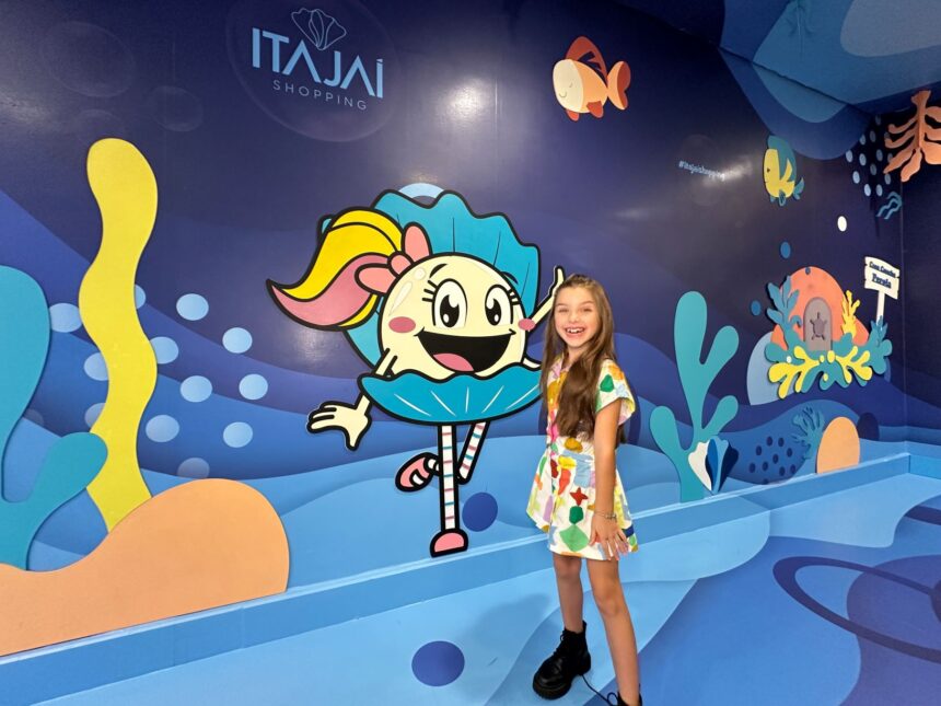 Novo espaço instagramável da Pérola inspira crianças a tirarem muitas fotos no Itajaí Shopping