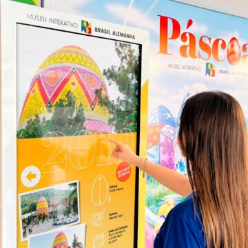 Exposição reúne estampas do ovo gigante da Osterfest, em Pomerode Exposição reúne estampas do ovo gigante da Osterfest, em Pomerode