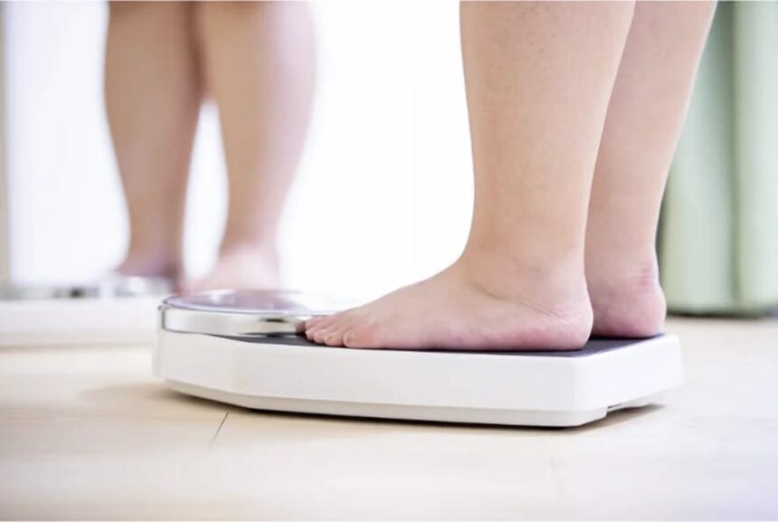 Nutricionista promove blitz educativa para conscientização, no Dia Mundial da Obesidade