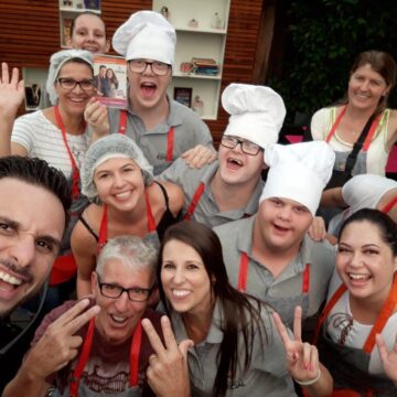 Norte Shopping e Cafeteria Especial promovem desfile inclusivo em Blumenau