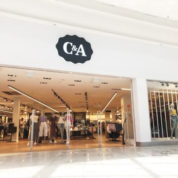 C&A inaugura loja no Itajaí Shopping com soluções digitais e novo formato clean e intuitivo