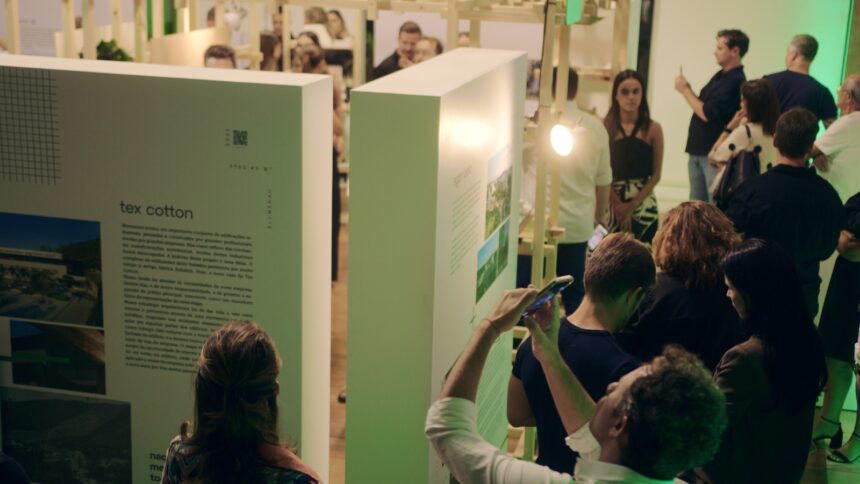 Exposição que une processo criativo e projetos exclusivos segue aberta em Blumenau