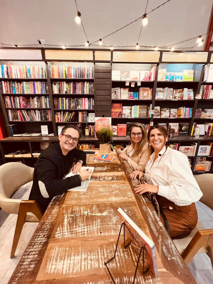 Livro “Offline – por trás dos bastidores” é lançado em Blumenau