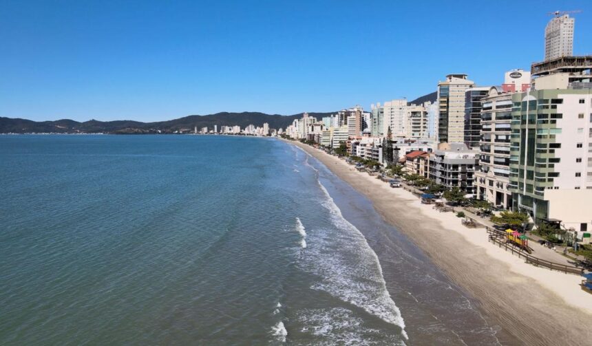 Itapema já sente impactos da obra de alargamento da praia 