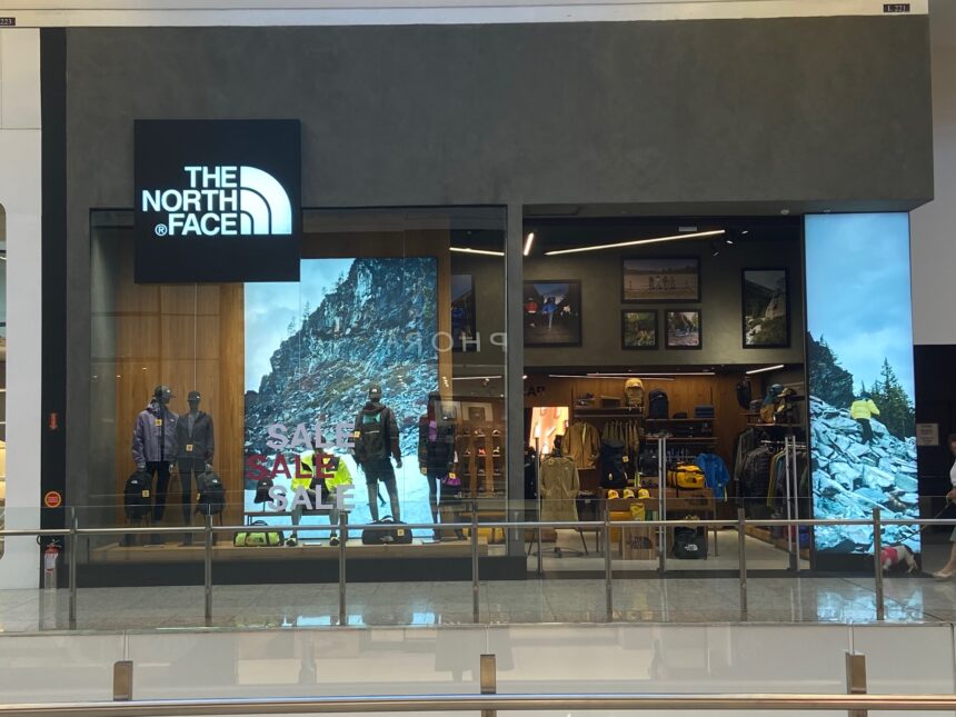 Geolocalização do Balneário Shopping agora é estampa da The North Face