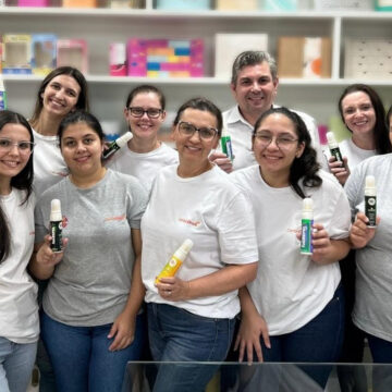 Empresa blumenauense distribui repelente para colaboradores