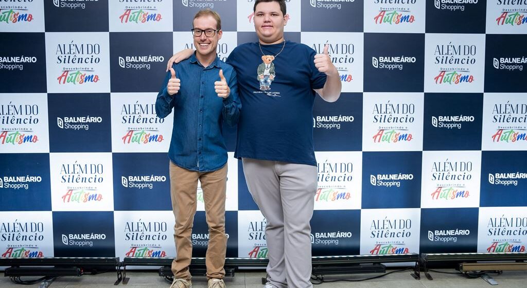 Marcos Petry, renomado palestrante autista esteve no Balneário Shopping no fechamento do Abril Azul 