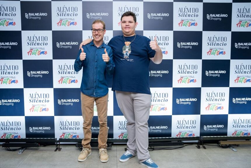 Marcos Petry, renomado palestrante autista esteve no Balneário Shopping no fechamento do Abril Azul 