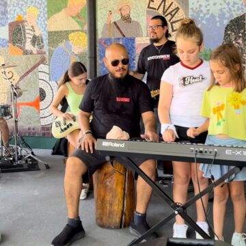 Escola de Música de Blumenau tem no seu quadro professor autista