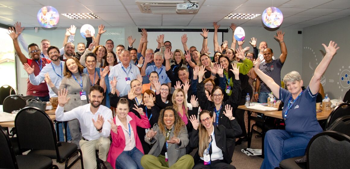 Evento em Blumenau com educadores do Brasil reforçou importância da robótica na educação