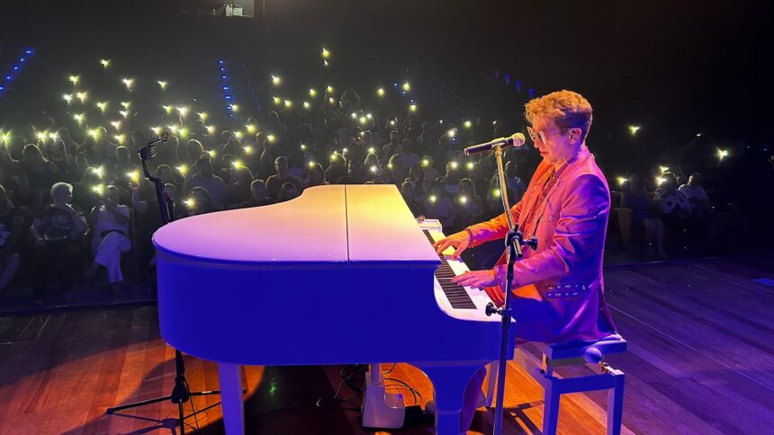 Norte Shopping celebra Dia das Mães com tributo a Elton John
