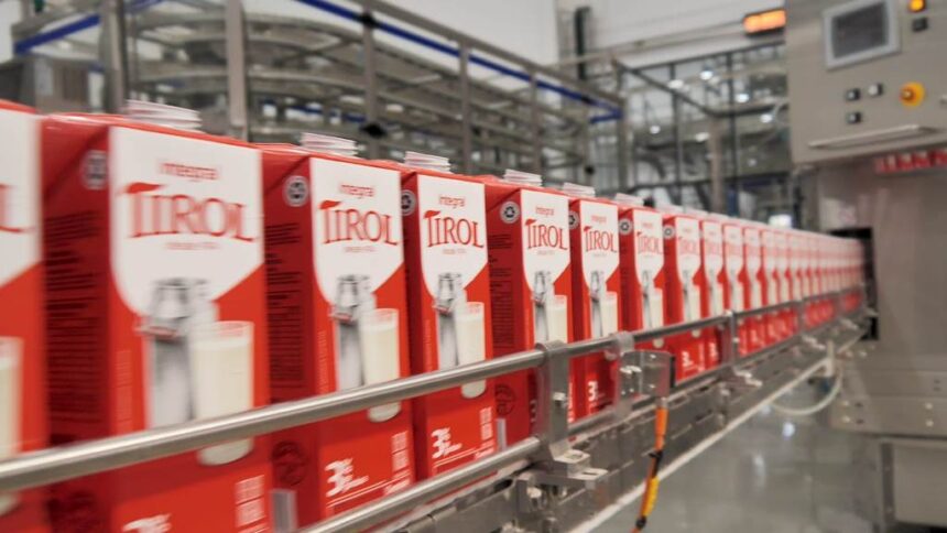 Tirol envia mais de 150 mil litros de leite para o Rio Grande do Sul