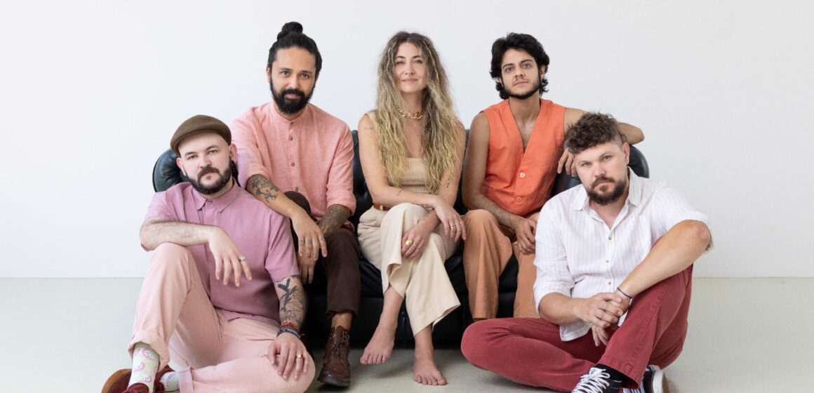 A Banda Mais Bonita da Cidade faz show de lançamento do disco em Blumenau e Florianópolis