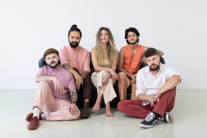 A Banda Mais Bonita da Cidade faz show de lançamento do disco em Blumenau e Florianópolis