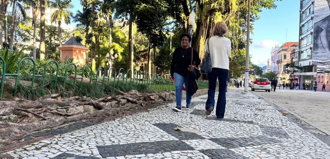 Revitalizada, rua Arcipreste Paiva foi reaberta ao tráfego nesta quarta-feira