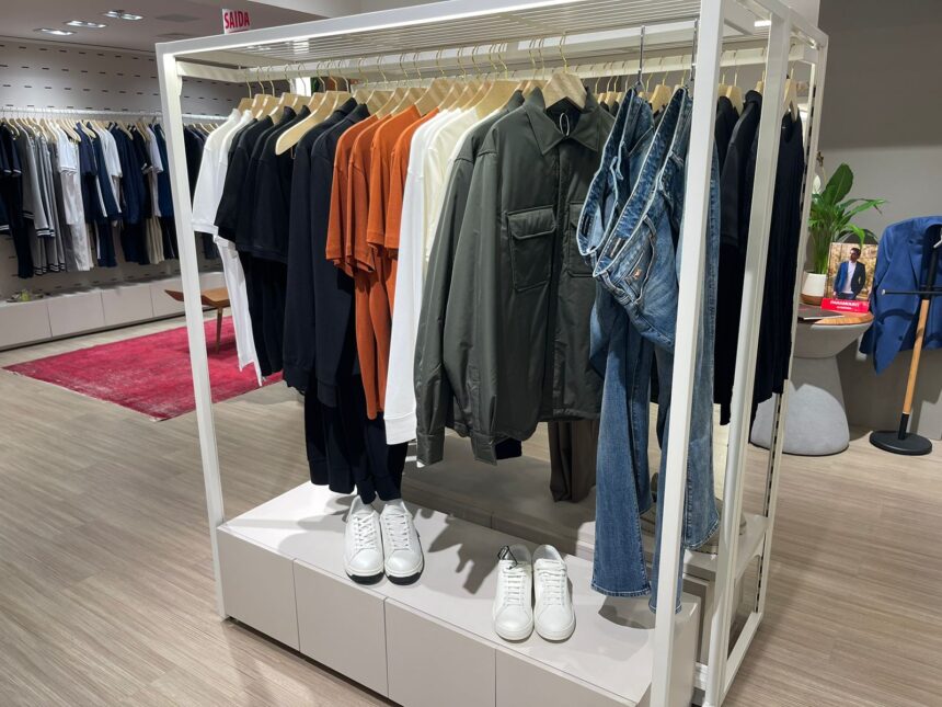 Nova coleção da Emporio Armani chega ao Sul do país