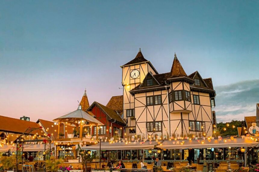 Sebrae e Embratur debatem em Blumenau estratégias para a promoção do turismo