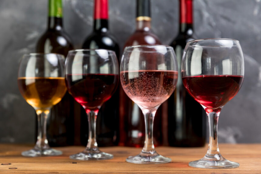 Enoteca de Blumenau promove curso de iniciação ao mundo do vinho com sommelier