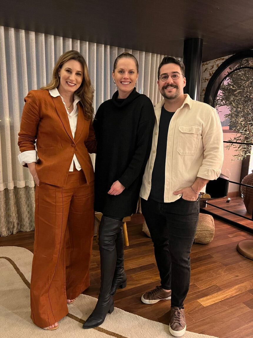 Agnes Picolotto recebe convidados em seu ambiente na CASACOR SC