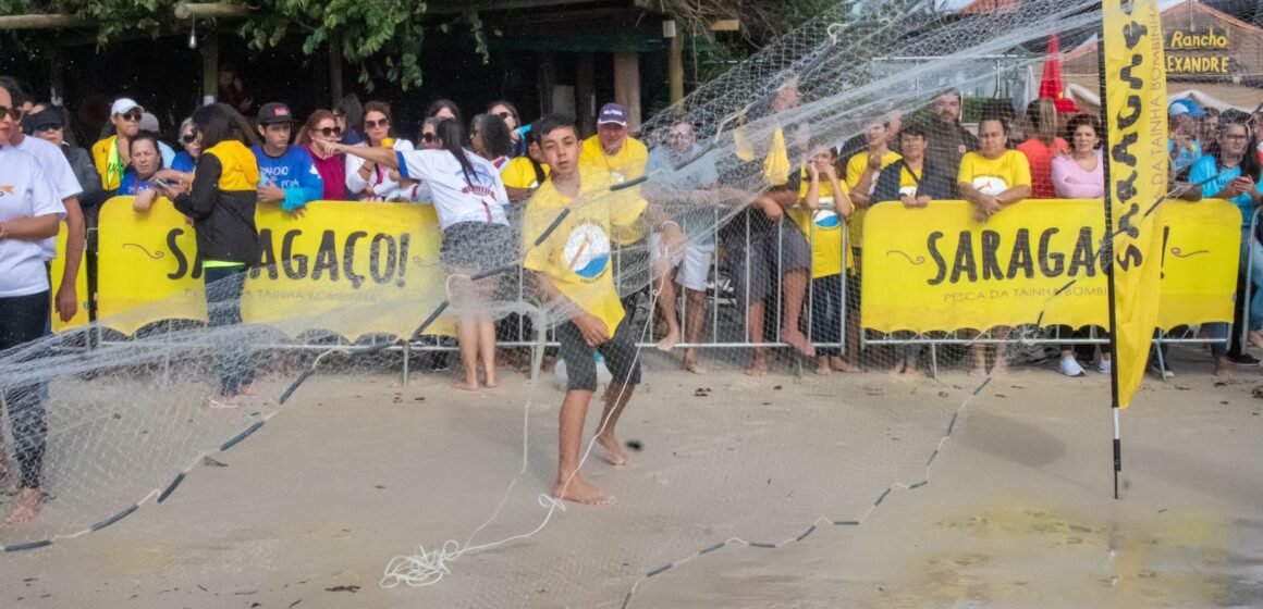 Saragaço celebra temporada de pesca da tainha com grande festa em Bombinhas