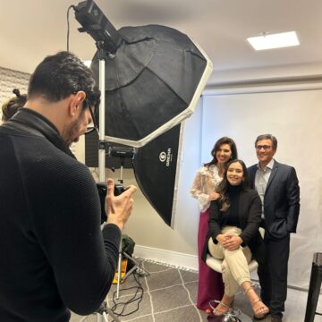 Clínica Nouva celebra o Smile Day com sessão de fotos para pacientes