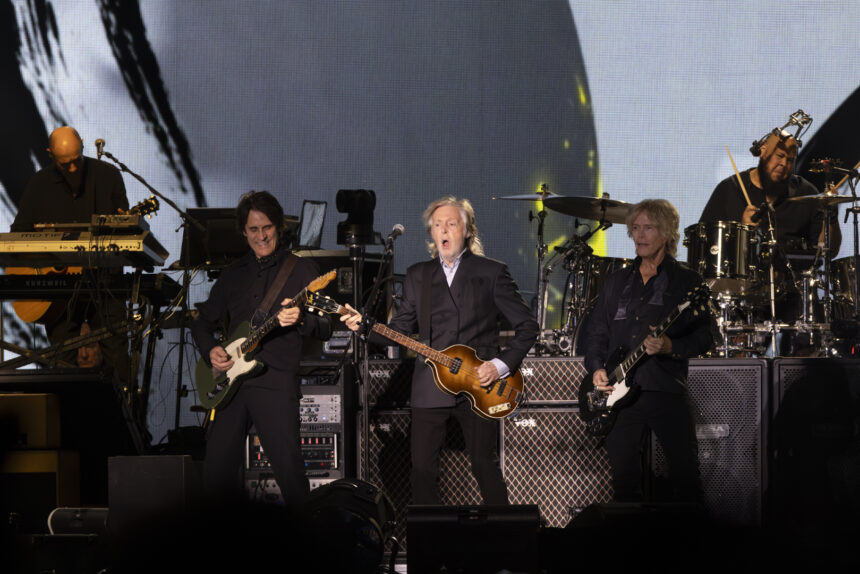 Rede Angeloni lança promoção que sorteará entradas para o show de Paul McCartney