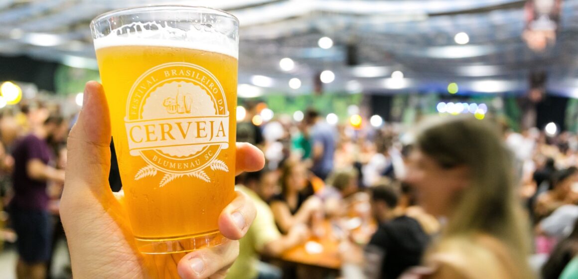 Festival Brasileiro da Cerveja terá 250 cervejarias e formato inédito em Blumenau