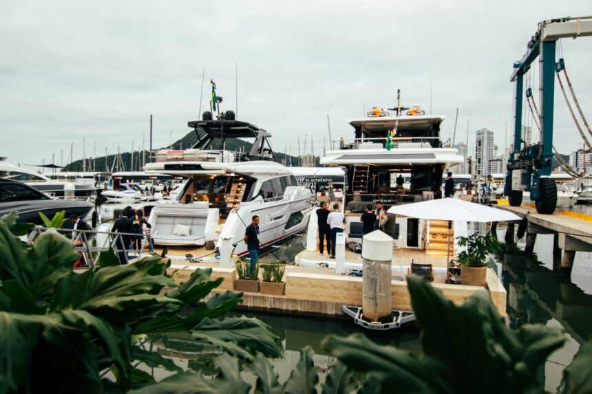 YACHTMAX encanta visitantes no Marina Itajaí Boat Show